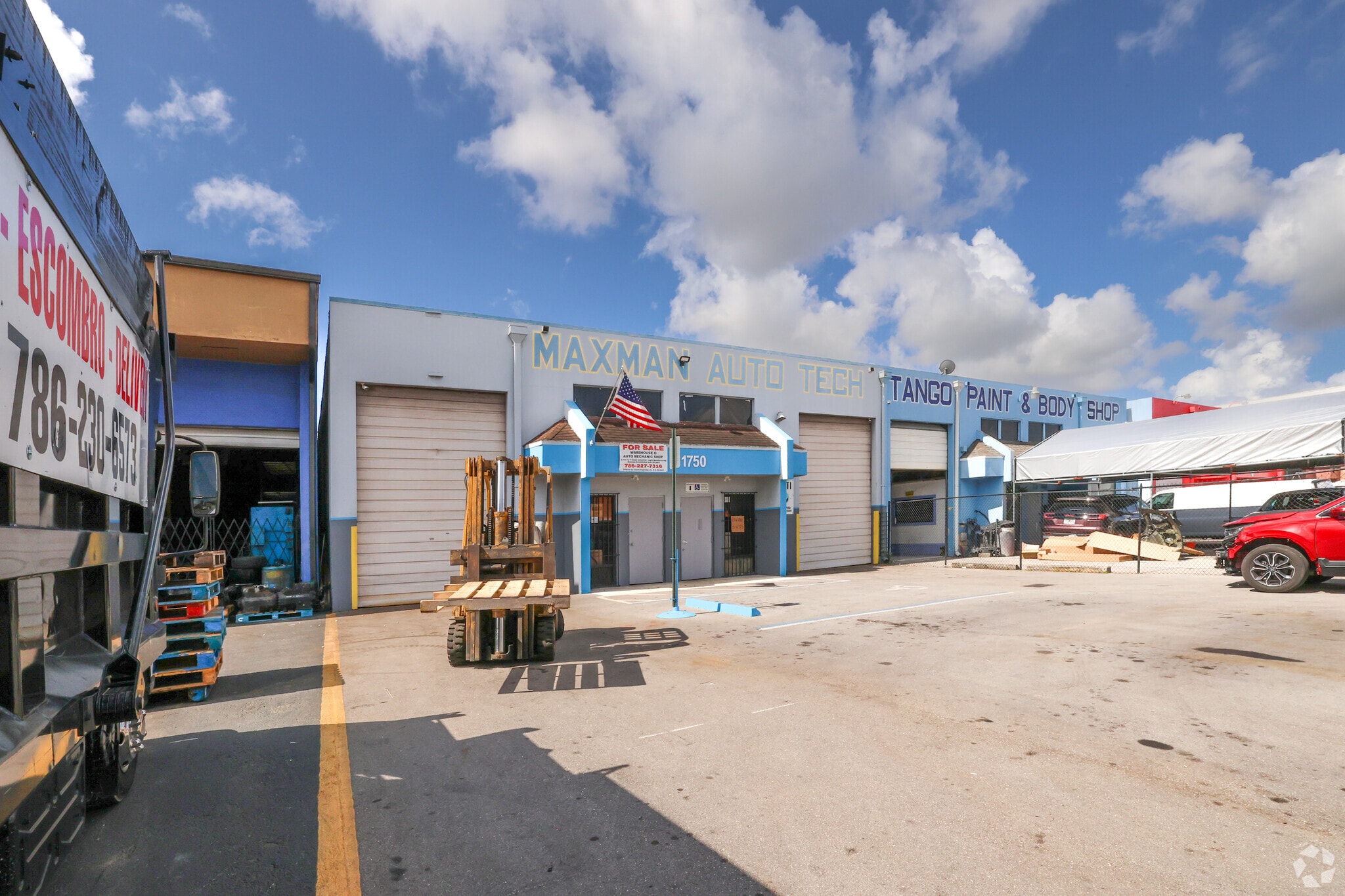 1750 W 41st St, Hialeah, FL à vendre Photo principale– Image 1 sur 4