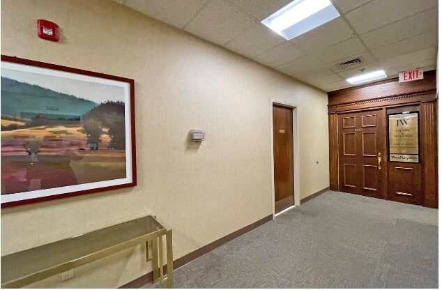1057 Broad St, Bridgeport, CT à louer - Photo intérieure – Image 3 sur 8