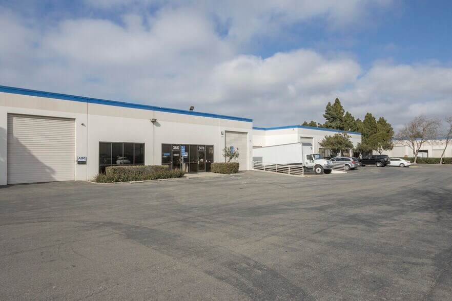 3440-3464 Depot Rd, Hayward, CA à louer - Photo de l’immeuble – Image 3 sur 8