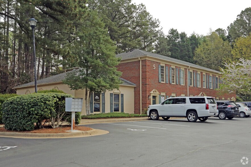 6512 Six Forks Rd, Raleigh, NC à louer - Photo de l’immeuble – Image 1 sur 5