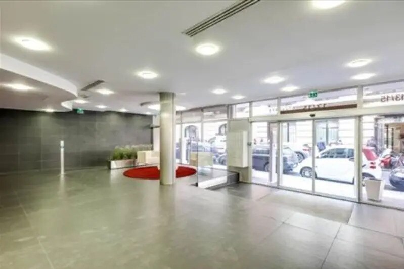 13-15 Rue De La Baume, Paris à louer - Hall d’entrée – Image 3 sur 7