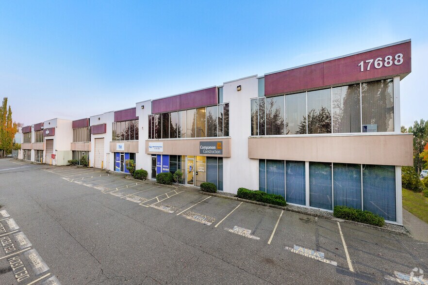 17688 66th Ave, Surrey, BC à louer - Photo de l’immeuble – Image 1 sur 15