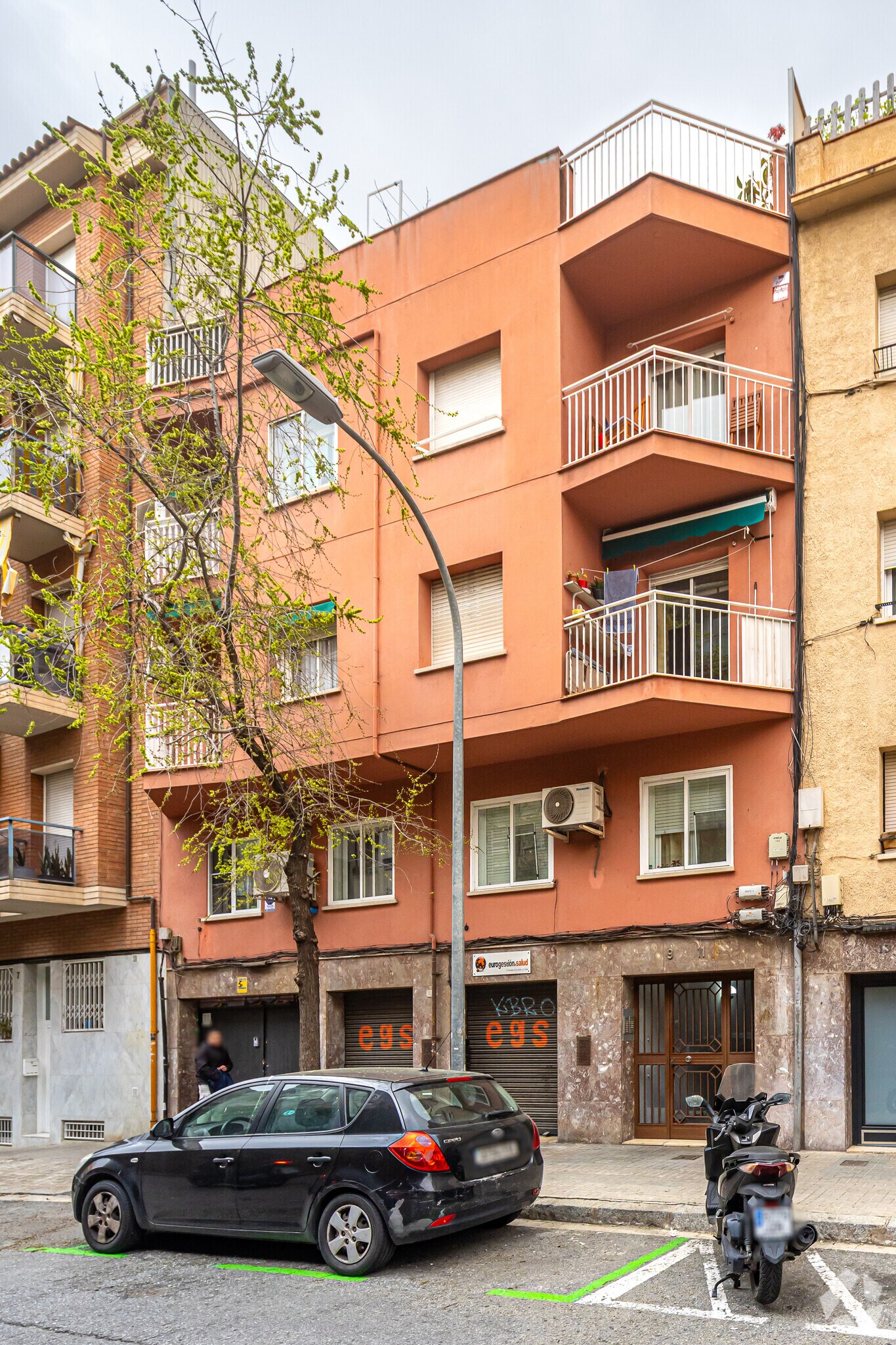 Immeuble residentiel dans Barcelone, Barcelona à vendre Photo principale– Image 1 sur 7