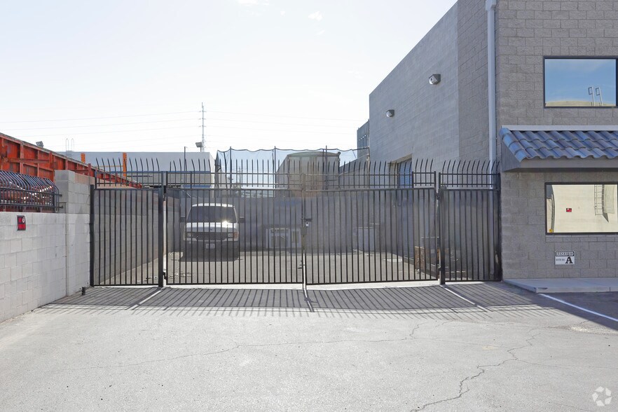 3995 W Quail Ave, Las Vegas, NV à louer - Photo de l’immeuble – Image 3 sur 5
