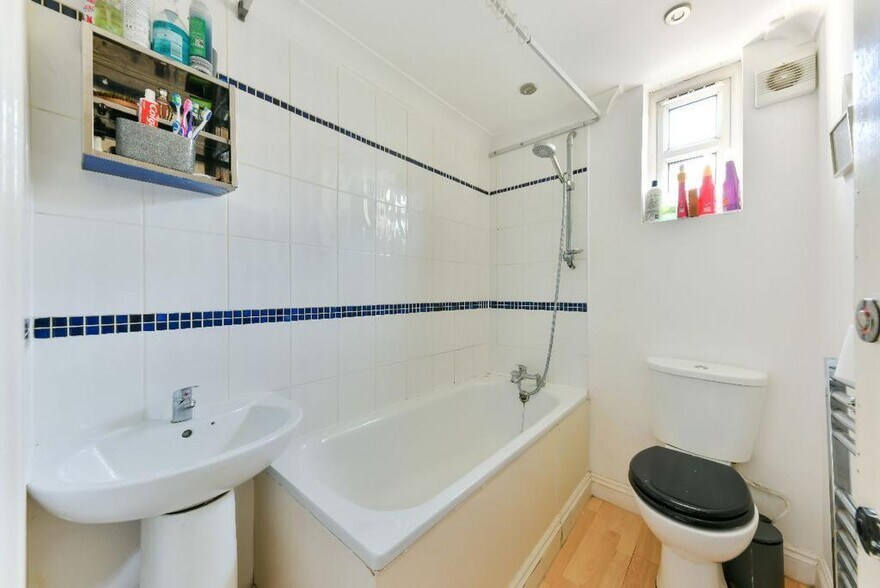 124 Greyhound Ln, Londres à vendre - Photo de l’immeuble – Image 3 sur 25