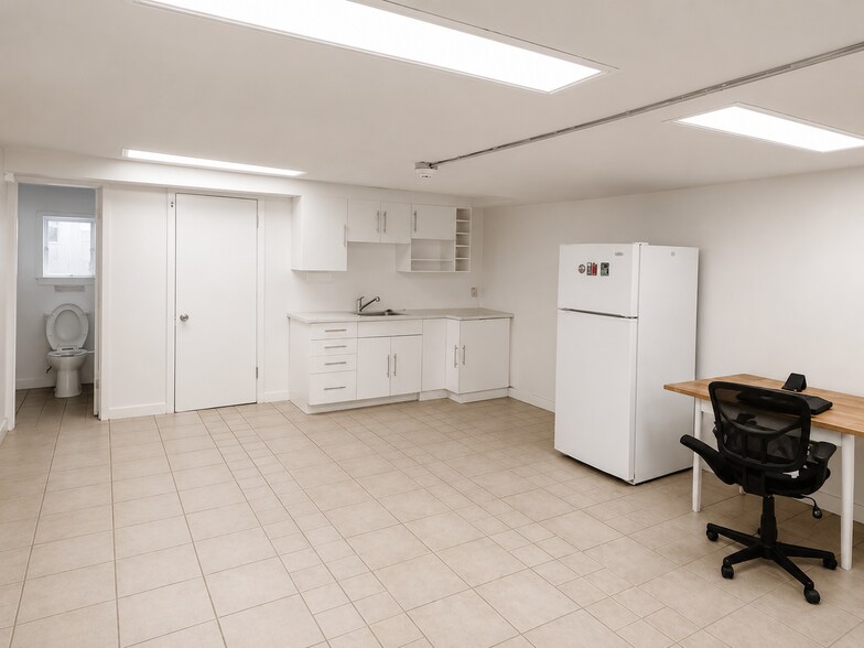 11316 Burbank Blvd, North Hollywood, CA à louer - Photo de l’immeuble – Image 2 sur 7