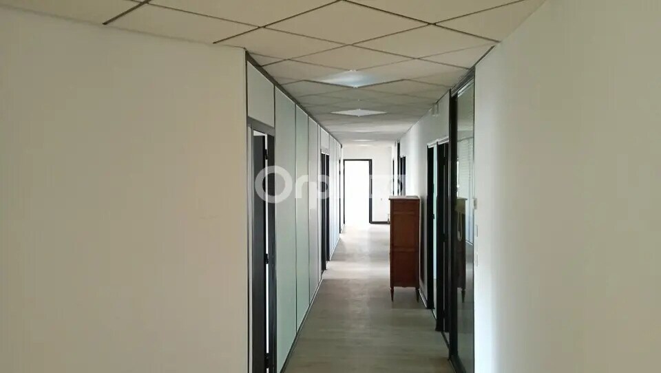 Bureau dans Reims à louer - Photo de l’immeuble – Image 2 sur 8