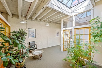 1-89 South St, New York, NY à louer Photo intérieure– Image 1 sur 4