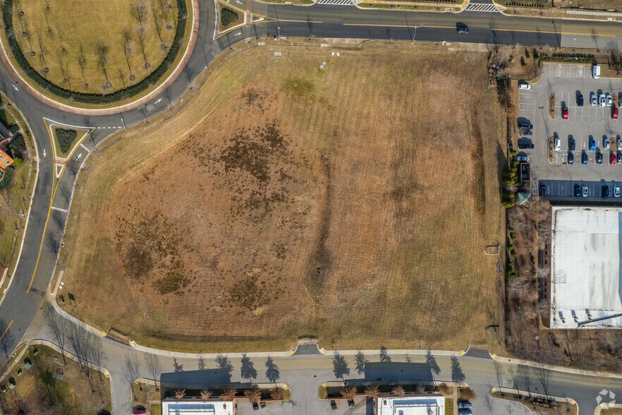 17301 Melford Blvd, Bowie, MD à louer - Photo de l’immeuble – Image 3 sur 4