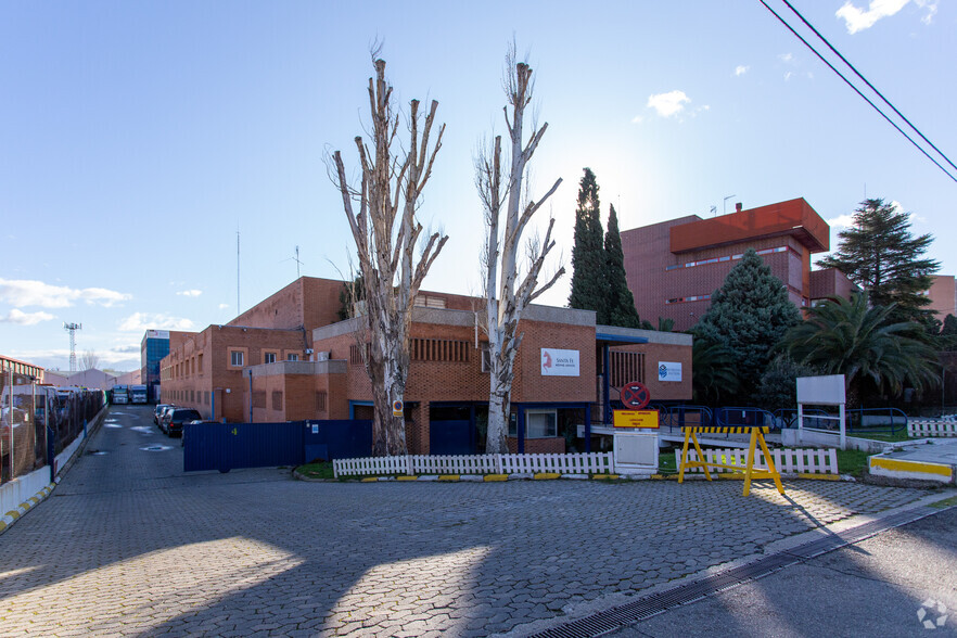 Bureau dans Coslada, Madrid à louer - Photo principale – Image 1 sur 2