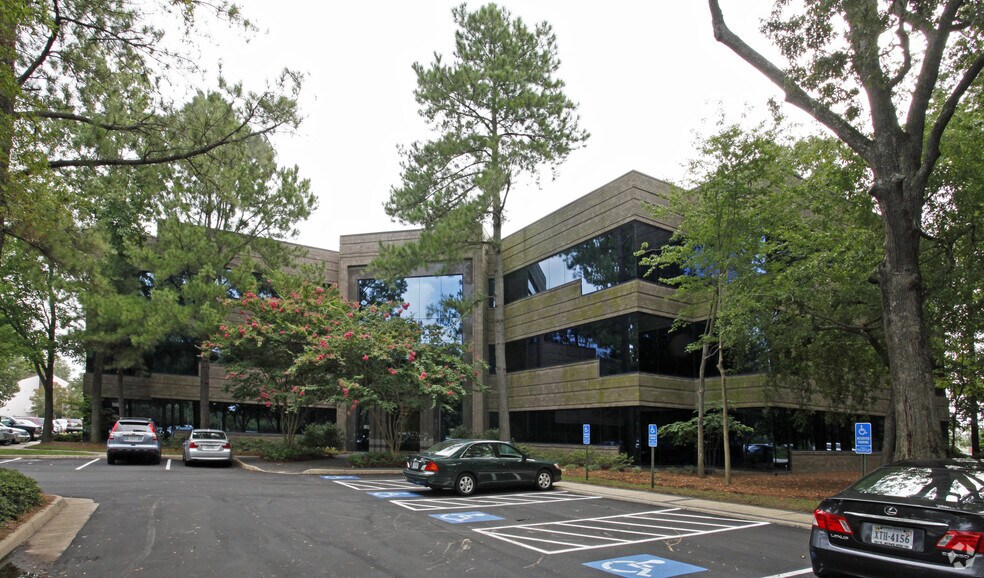 5544 Greenwich Rd, Virginia Beach, VA à louer - Photo principale – Image 1 sur 4