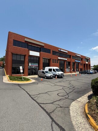 Plus de détails pour 8424-8430 Lee Hwy, Fairfax, VA - Local commercial à louer