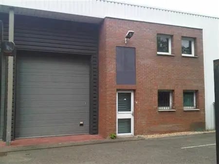 Local d'activités dans Plaisir à vendre - Photo de l’immeuble – Image 1 sur 1