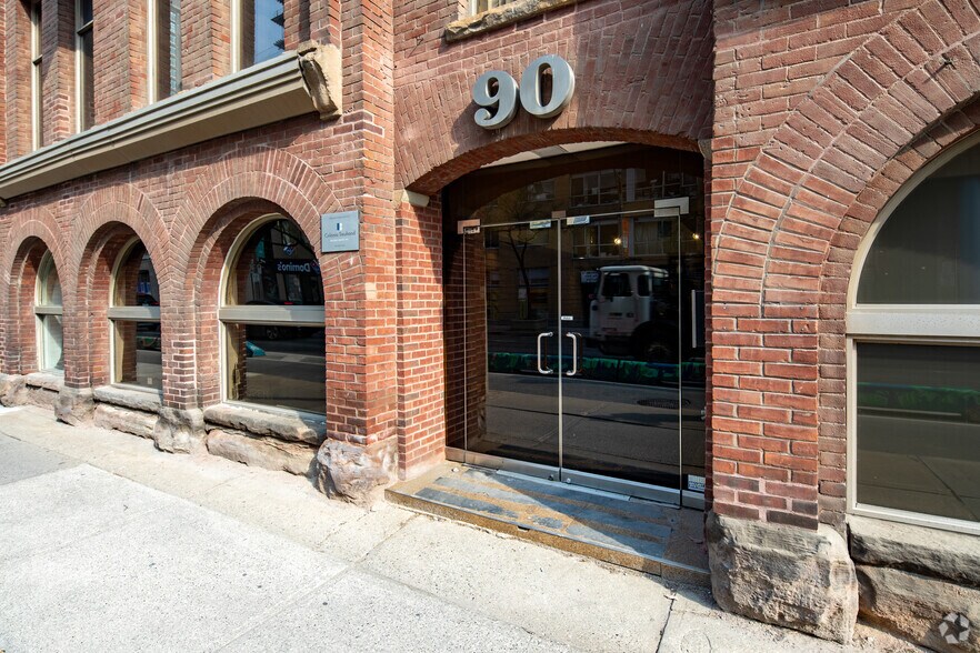 90 Richmond St E, Toronto, ON à louer - Photo de l’immeuble – Image 3 sur 4