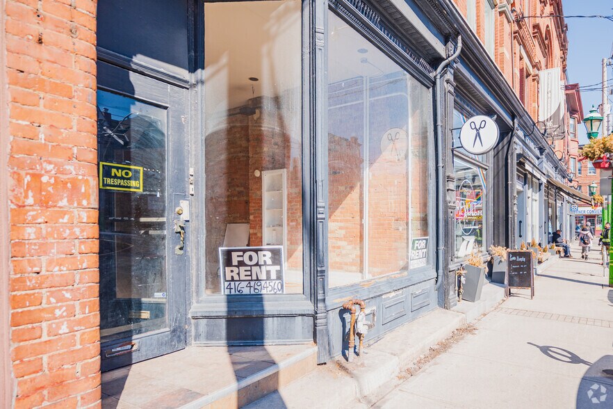 242-250 Carlton St, Toronto, ON à louer - Photo de l’immeuble – Image 3 sur 3