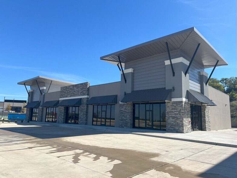 760 N Highway 67, Midlothian, TX à louer - Photo de l’immeuble – Image 2 sur 4