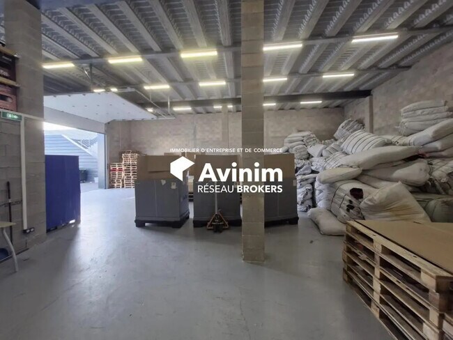 Plus de détails pour Industriel/Logistique à louer