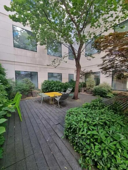 2 Rue Maurice Mallet, Issy-les-Moulineaux à louer - Photo de l’immeuble – Image 2 sur 4