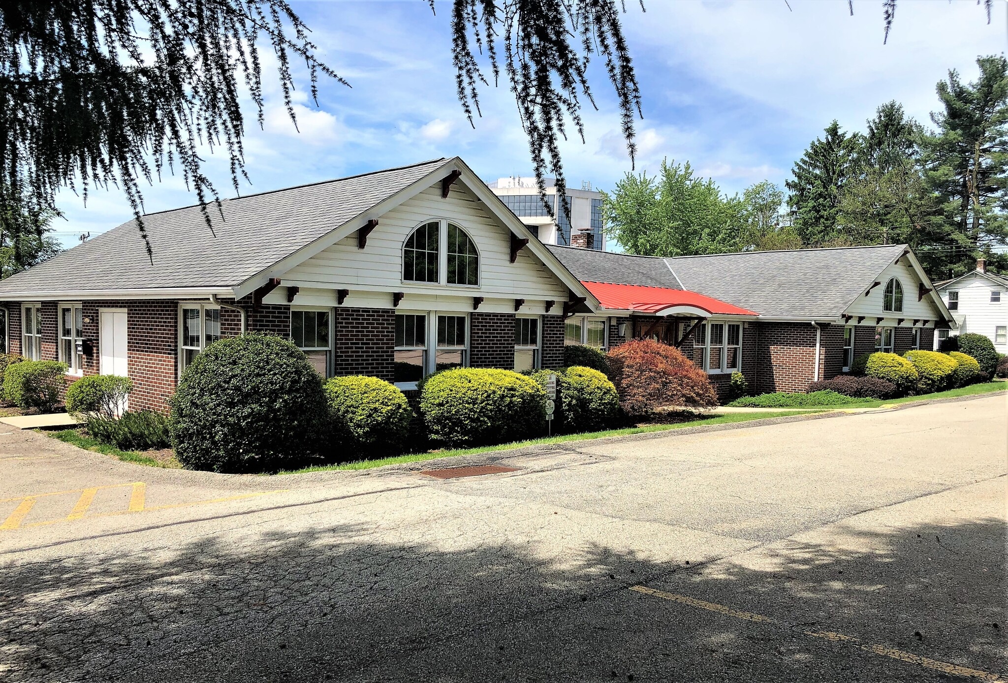 206 Monroe St, Monroeville, PA à vendre Photo principale– Image 1 sur 35