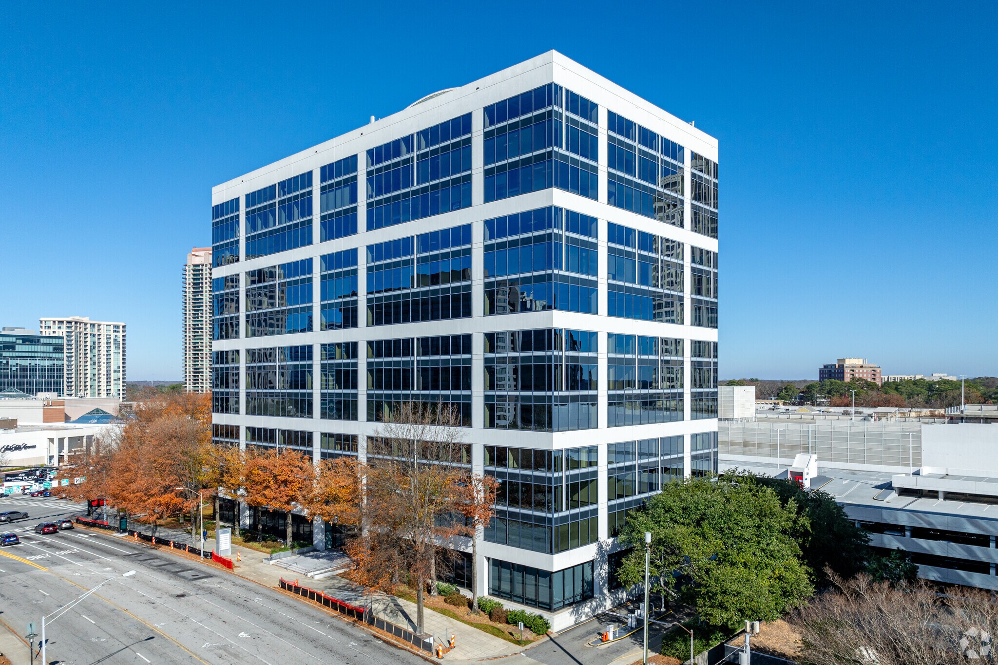3445 Peachtree Rd NE, Atlanta, GA à louer Photo principale– Image 1 sur 13