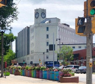 Plus de détails pour 2252-2266 N Prospect Ave, Milwaukee, WI - Bureau, Local commercial à louer