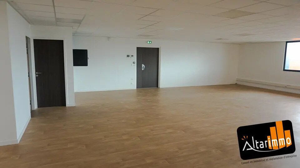 Bureau dans Dreux à louer - Photo principale – Image 1 sur 15