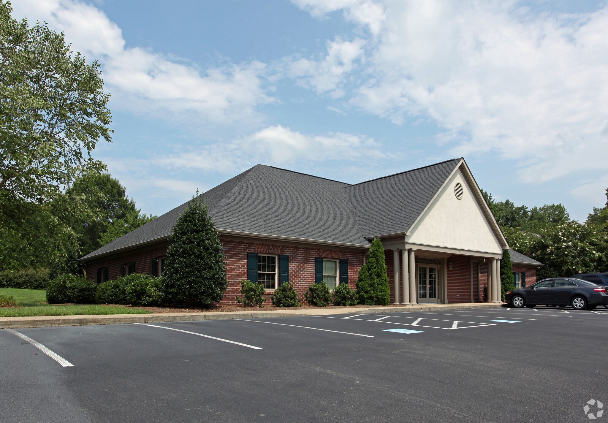 107 Dorsett Dr, Salisbury, NC à vendre Photo principale– Image 1 sur 8