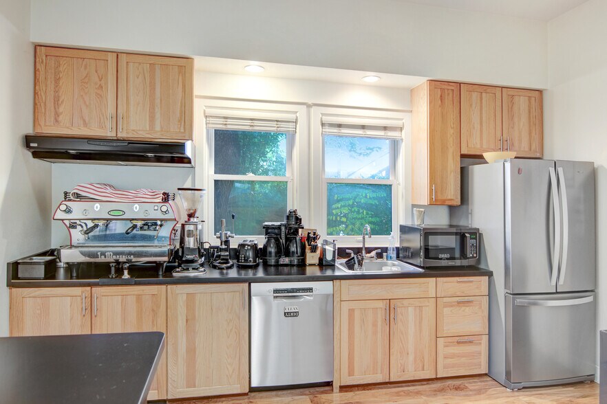 585 1st St W, Sonoma, CA à louer - Photo intérieure – Image 3 sur 5