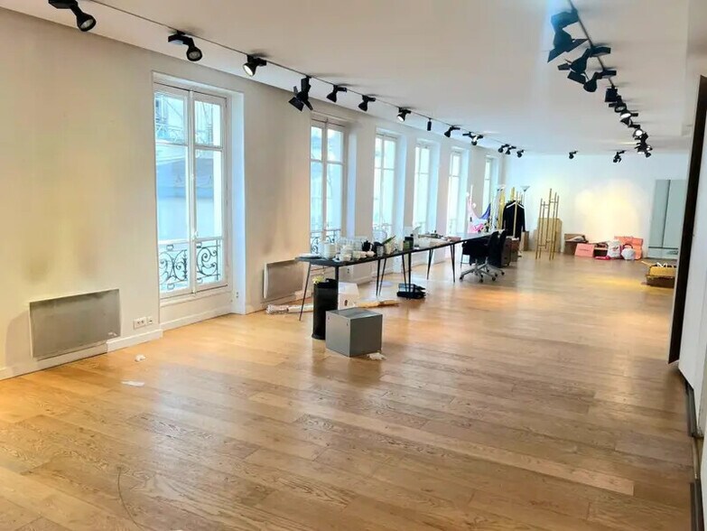 Bureau dans Paris à louer - Photo de l’immeuble – Image 2 sur 7