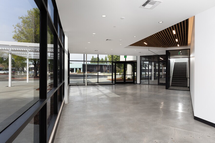 48664 Milmont Dr, Fremont, CA à louer - Photo intérieure – Image 2 sur 7