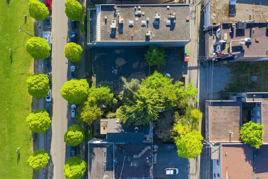 138-150 W 8th Av, Vancouver, BC à vendre - Photo de l’immeuble – Image 2 sur 4