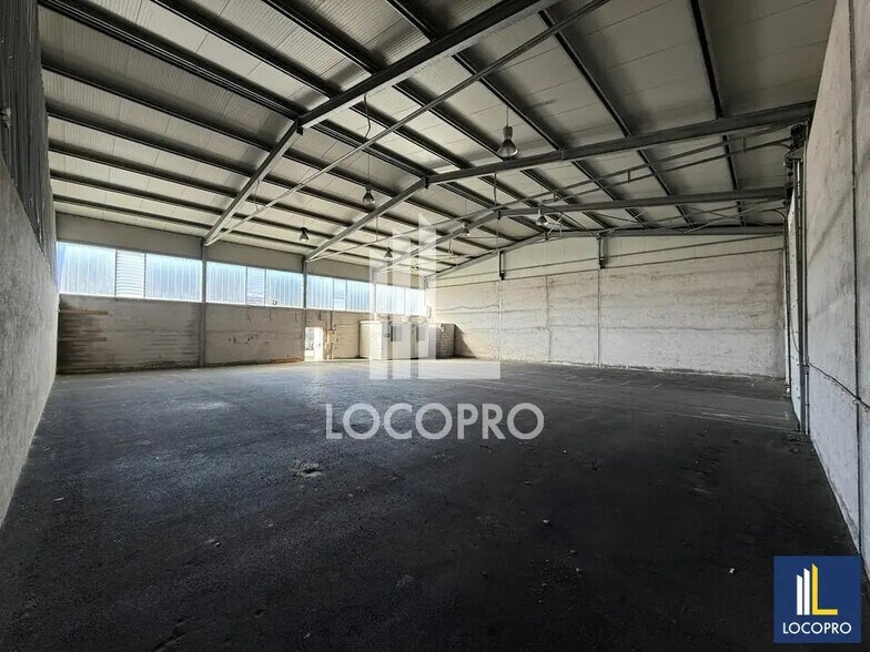 Local d’activités dans La Roquette-sur-Siagne à louer - Photo intérieure – Image 2 sur 6