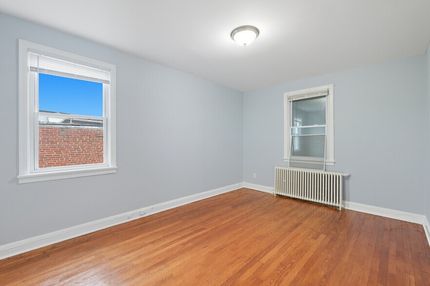 3919 R St SE, Washington, DC à vendre - Photo de l’immeuble – Image 3 sur 23