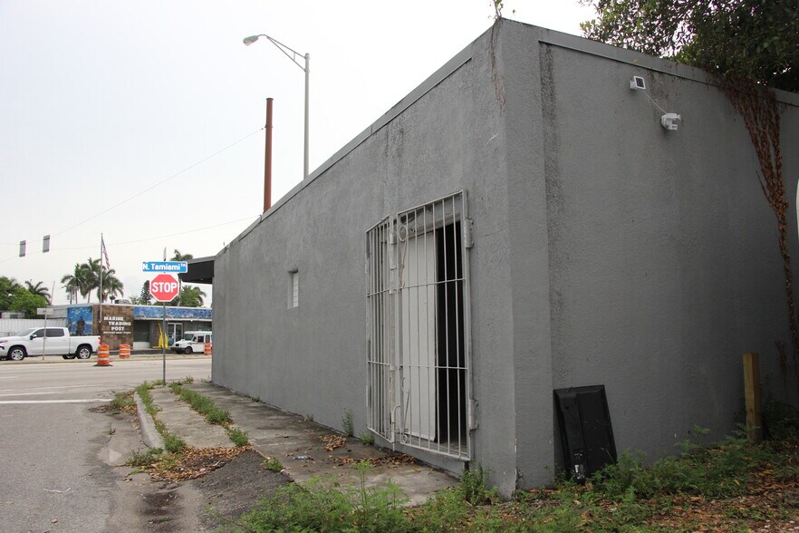 N Tamiami Trail, North Fort Myers, FL portefeuille de 2 biens à vendre sur LoopNet.fr - Photo de l’immeuble – Image 3 sur 72