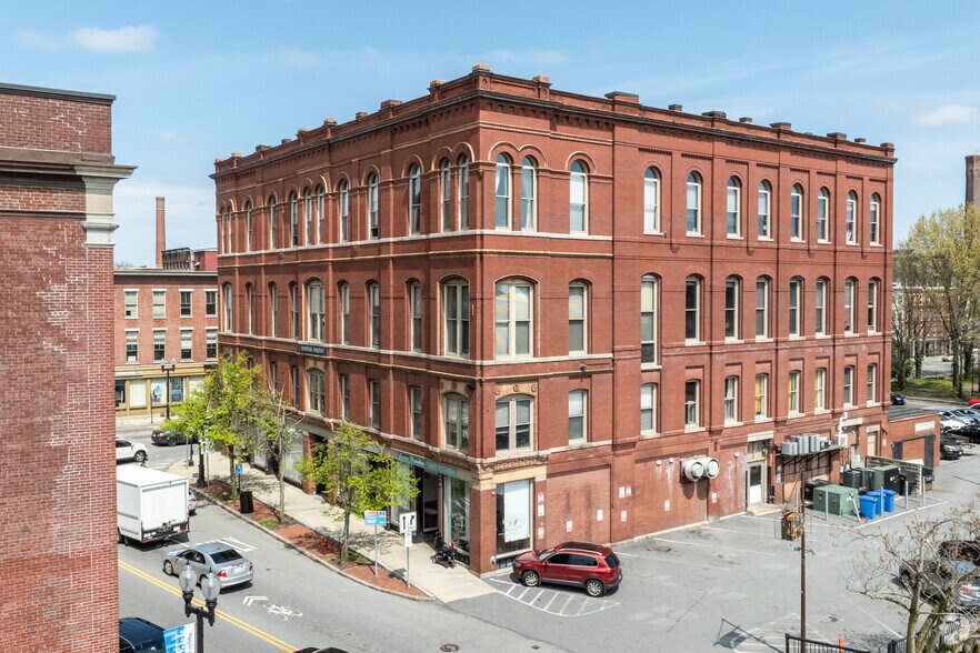 14 Kearney Sq, Lowell, MA à louer - Photo principale – Image 1 sur 9