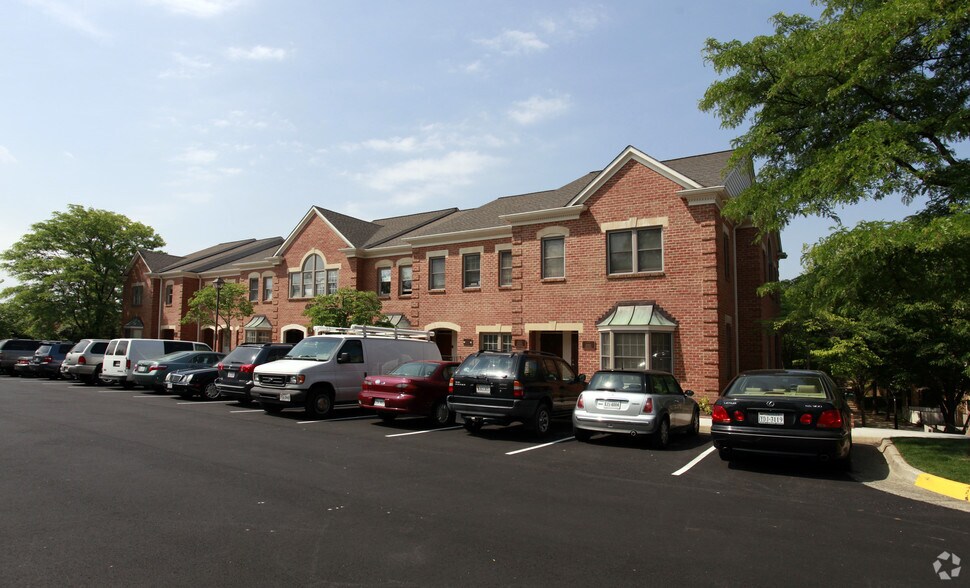 4216 Evergreen Ln, Annandale, VA à vendre - Photo de l’immeuble – Image 1 sur 7