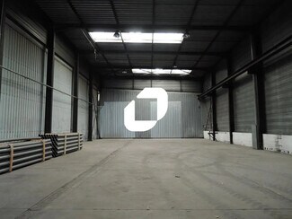 Plus de détails pour Local d'activités à louer