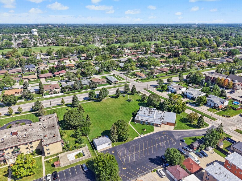 800 Beau Drive, Des Plaines, IL à vendre - Photo de l’immeuble – Image 3 sur 22