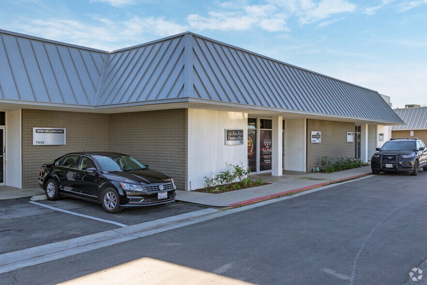 7212-7256 Garden Grove Blvd, Westminster, CA à louer - Photo de l’immeuble – Image 2 sur 8