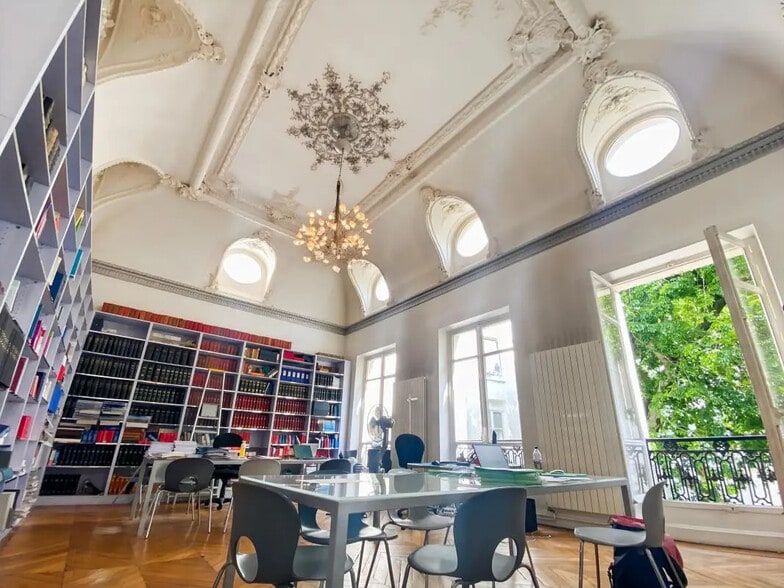 Bureau dans Paris à louer - Photo de l’immeuble – Image 2 sur 9