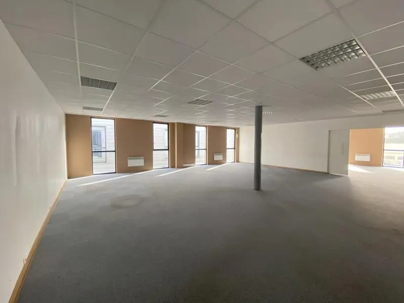 Bureau dans Nogent-le-Phaye à louer Photo de l’immeuble– Image 1 sur 5