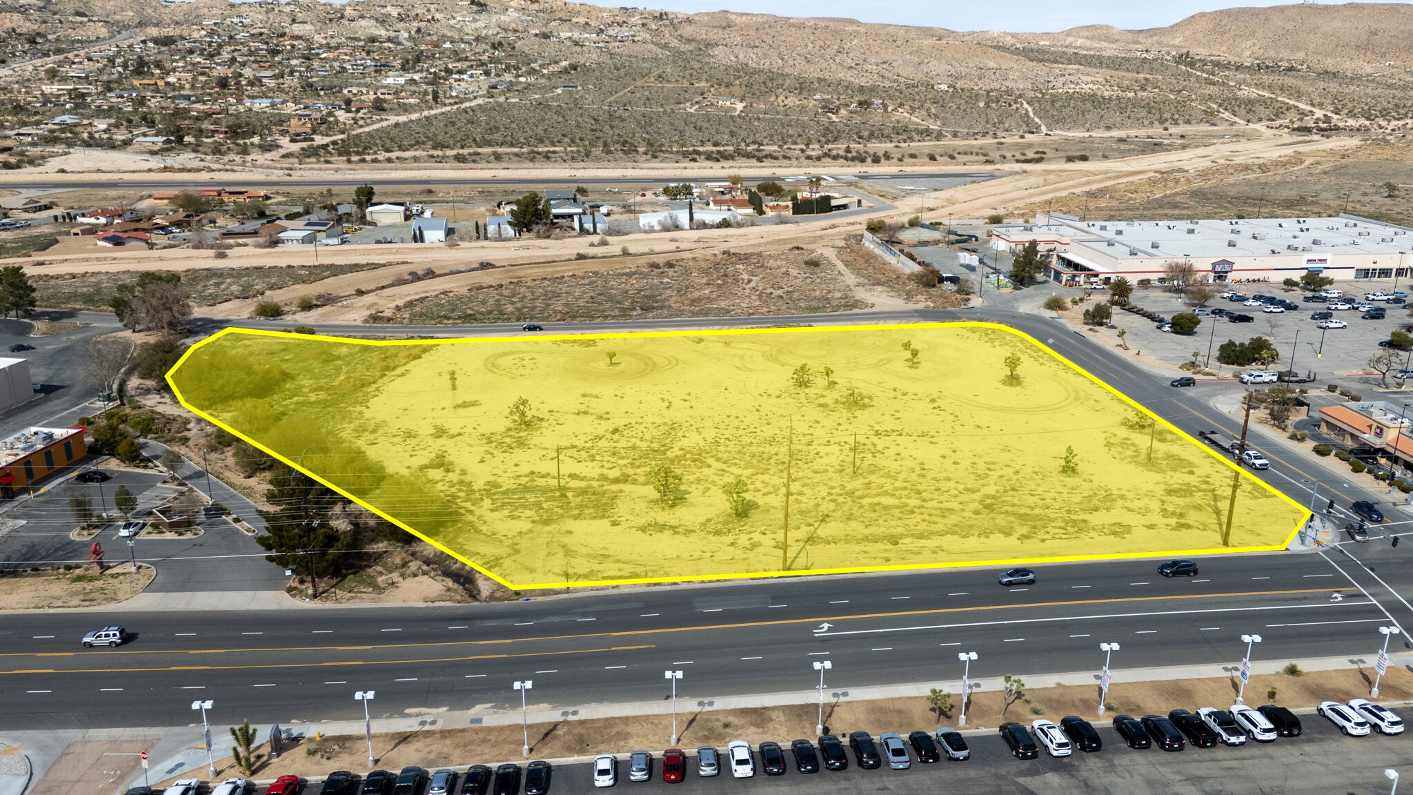 57794 29 Palms hwy, Yucca Valley, CA à vendre Photo de l’immeuble– Image 1 sur 9