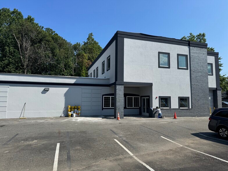 285 Passaic Ave, Fairfield, NJ à louer - Photo de l’immeuble – Image 3 sur 6