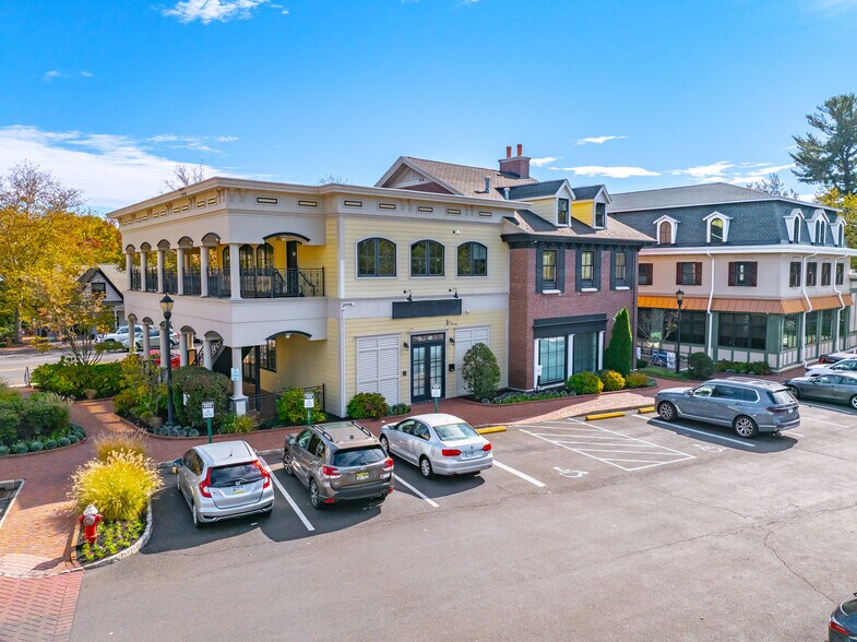 250-254 N Sycamore St, Newtown, PA à louer - Photo de l’immeuble – Image 2 sur 17