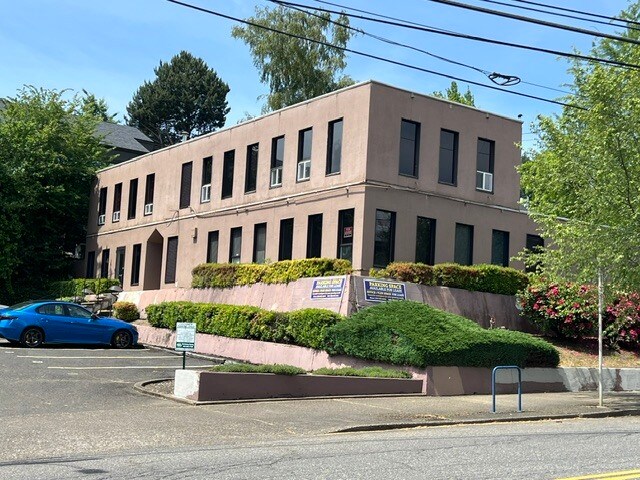 4515 SW Corbett Ave, Portland, OR à louer - Photo de l’immeuble – Image 2 sur 11