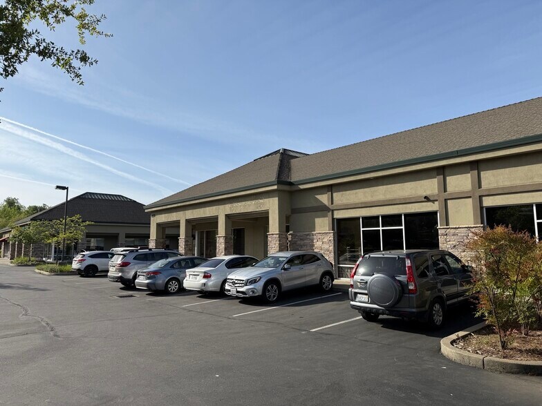4330 Golden Center Dr, Placerville, CA à louer - Photo de l’immeuble – Image 3 sur 4