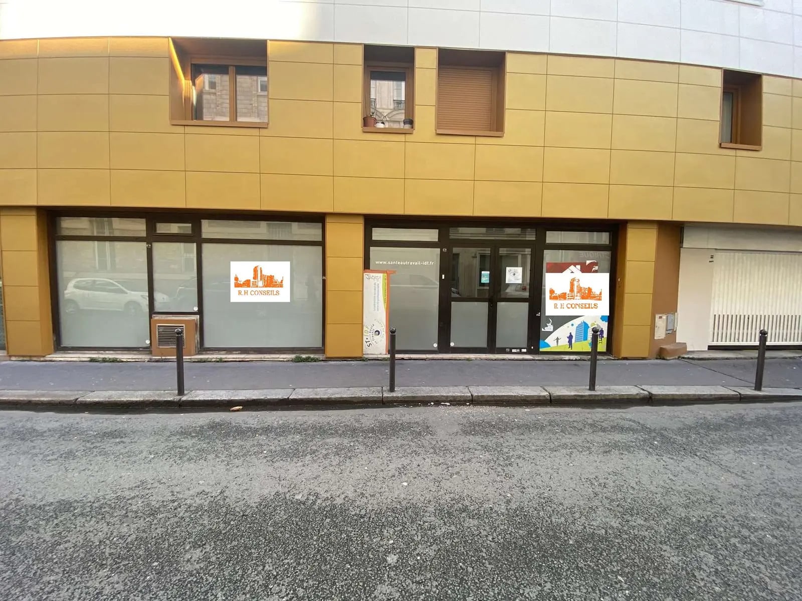 Local commercial dans Paris à louer Photo de l’immeuble– Image 1 sur 8