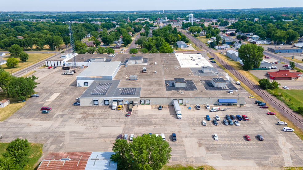 299 Johnson Ave, Waseca, MN à louer - Photo de l’immeuble – Image 3 sur 12