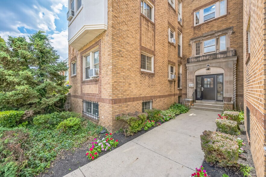 7092 Forrest Ave, Philadelphia, PA à vendre - Photo de l’immeuble – Image 3 sur 15