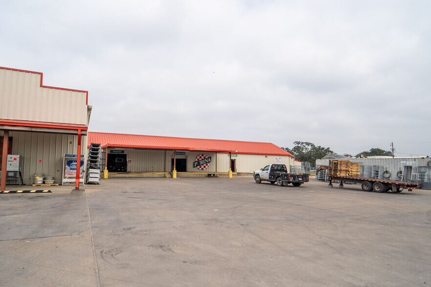610 E End St, Goliad, TX à vendre - Photo de l’immeuble – Image 3 sur 41